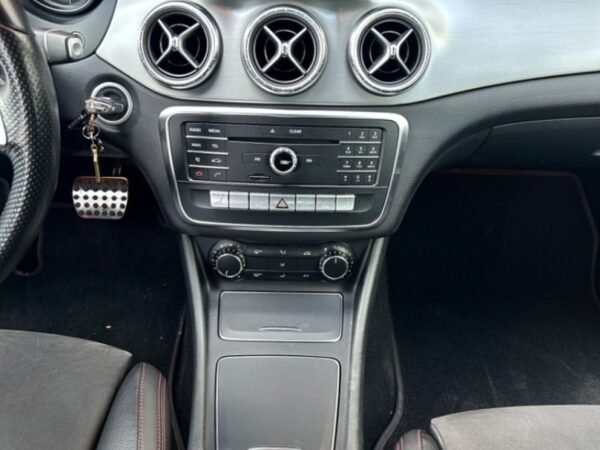 MERCEDES-BENZ Clase CLA CLA 220 d 4MATIC - Imagen 9